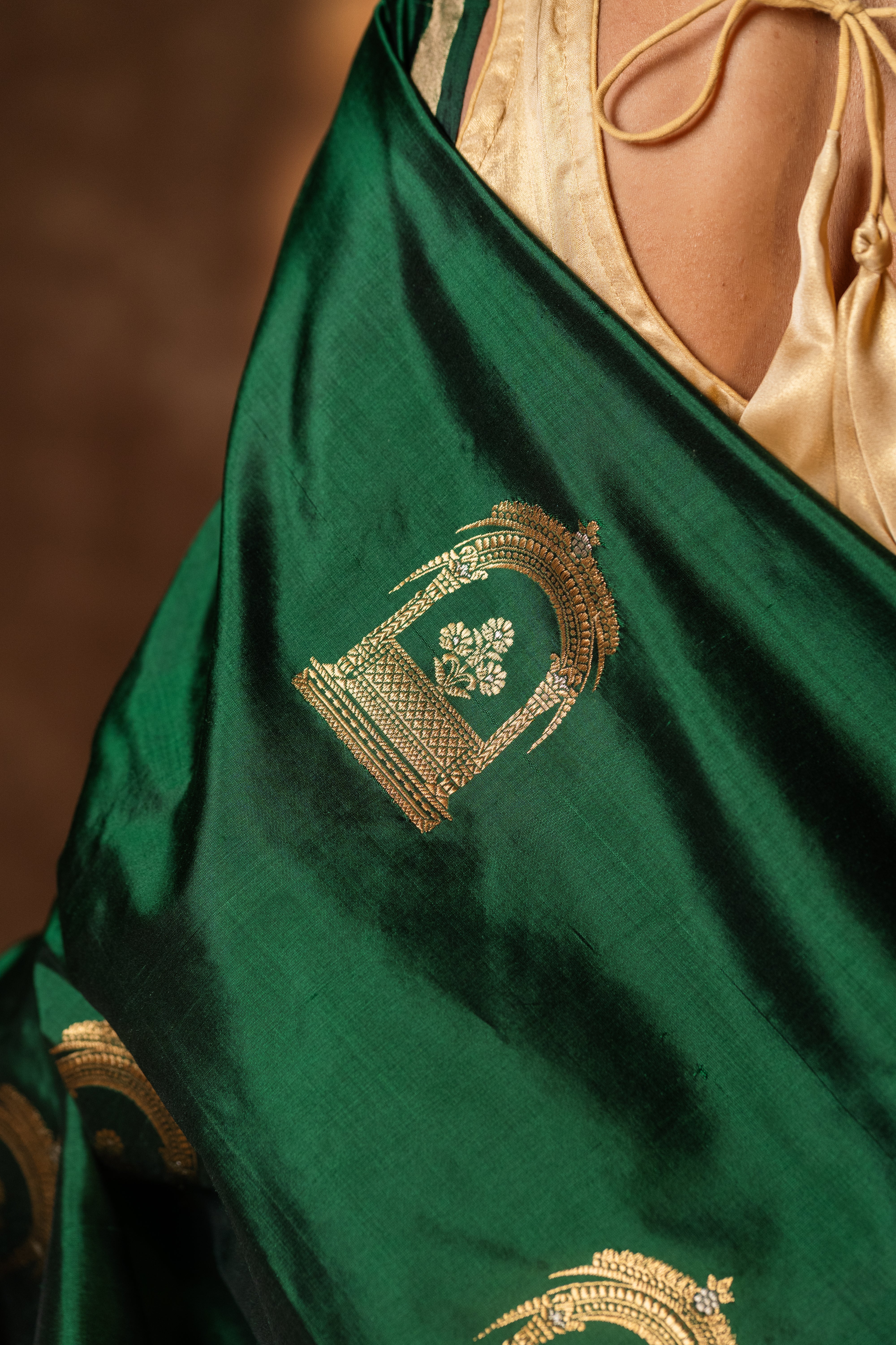 Temple Kadhuwa Motif Silk Saree