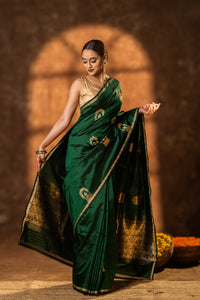 Temple Kadhuwa Motif Silk Saree