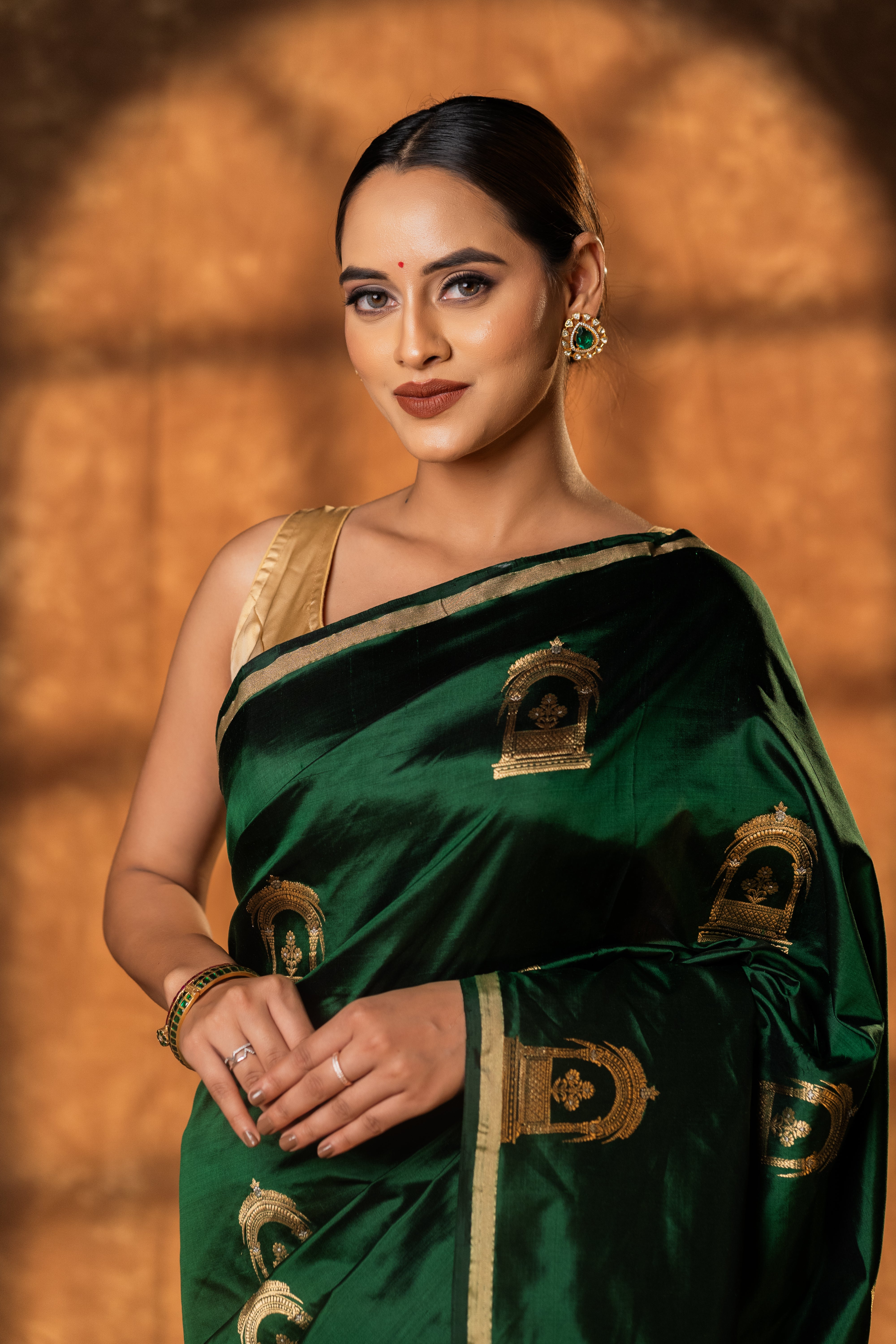 Temple Kadhuwa Motif Silk Saree