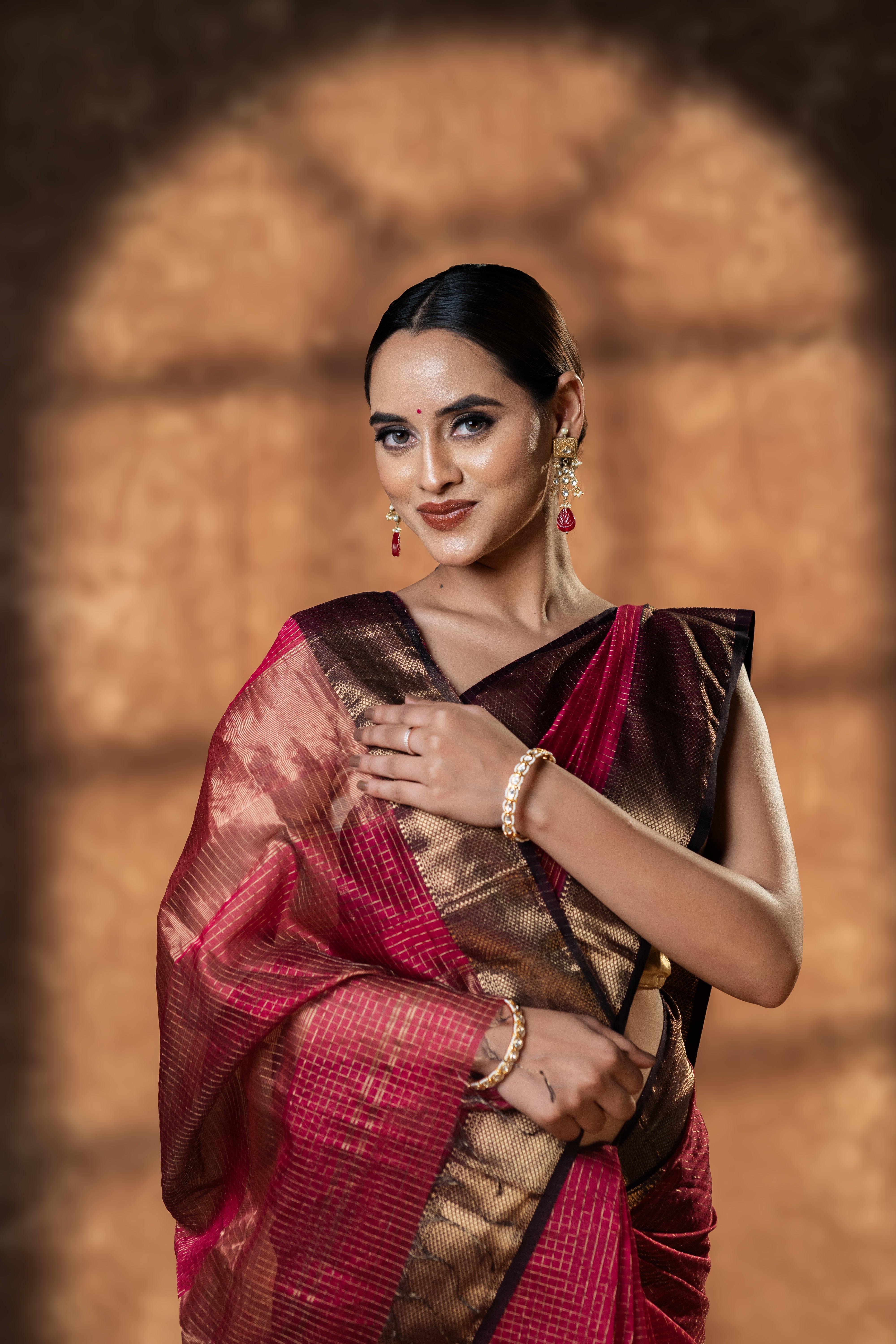 Handloom Silk Cotton Maheshwari Saree with Zari border