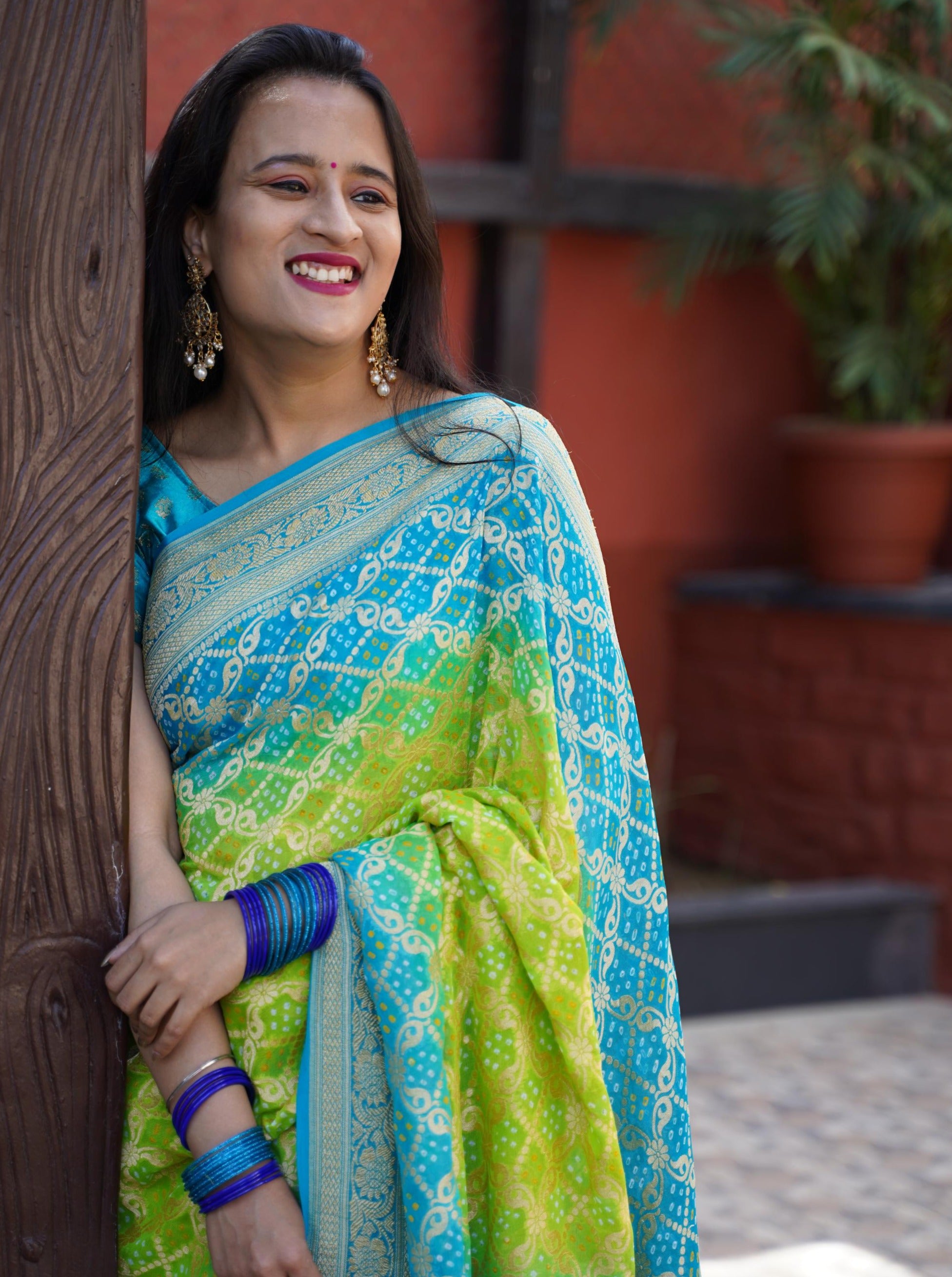Shaded Green & Blue Handwoven Bandhej Pure Georgette Sari