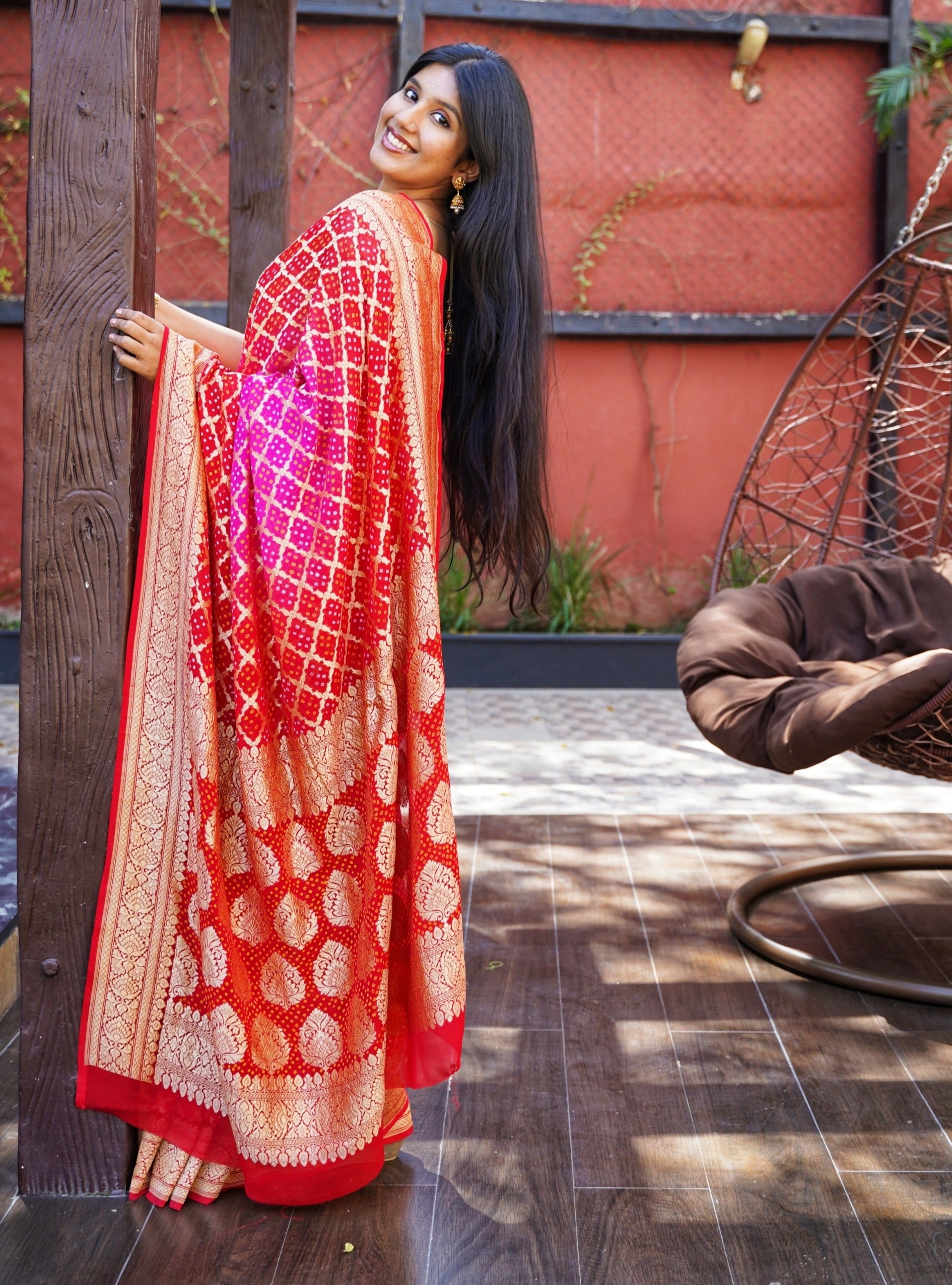 Shaded Red & Pink Handwoven Bandhej Pure Georgette Sari