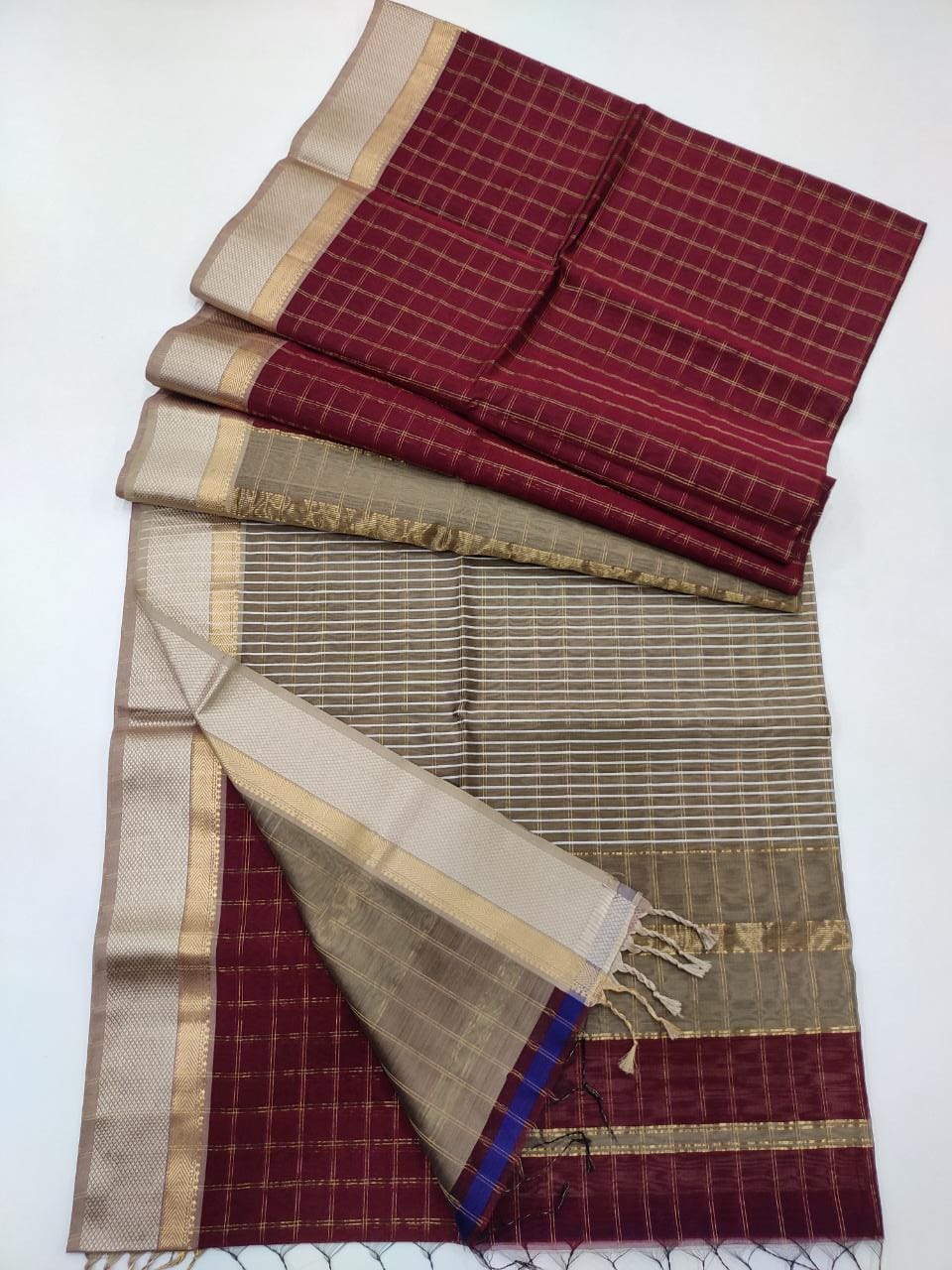 Handloom Silk cotton Maheshwari Saree with small checks